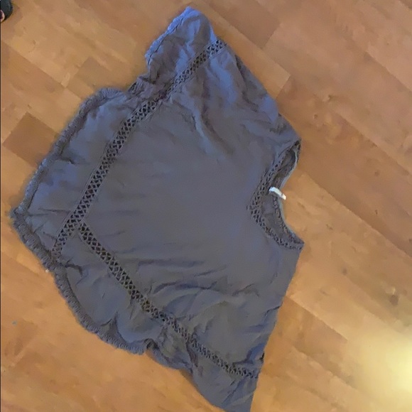 Beautiful grey poncho with detailed edges - Picture 1 of 5